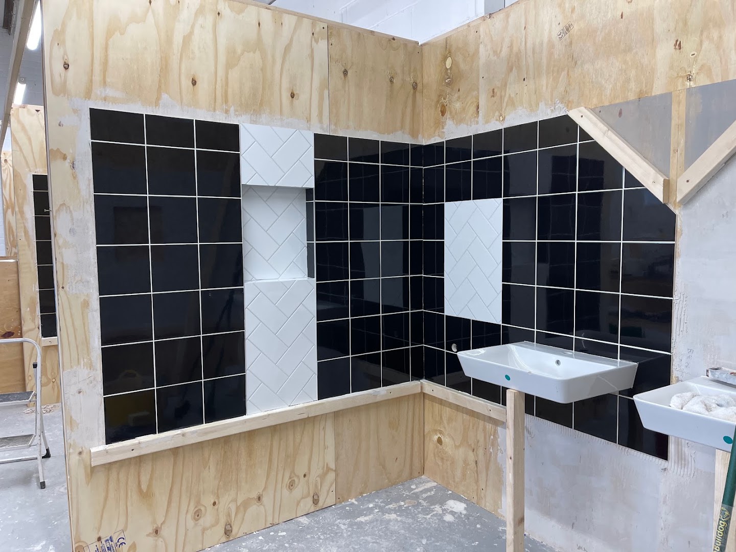 NE TILING TRAINING CENTRE — Photos 9