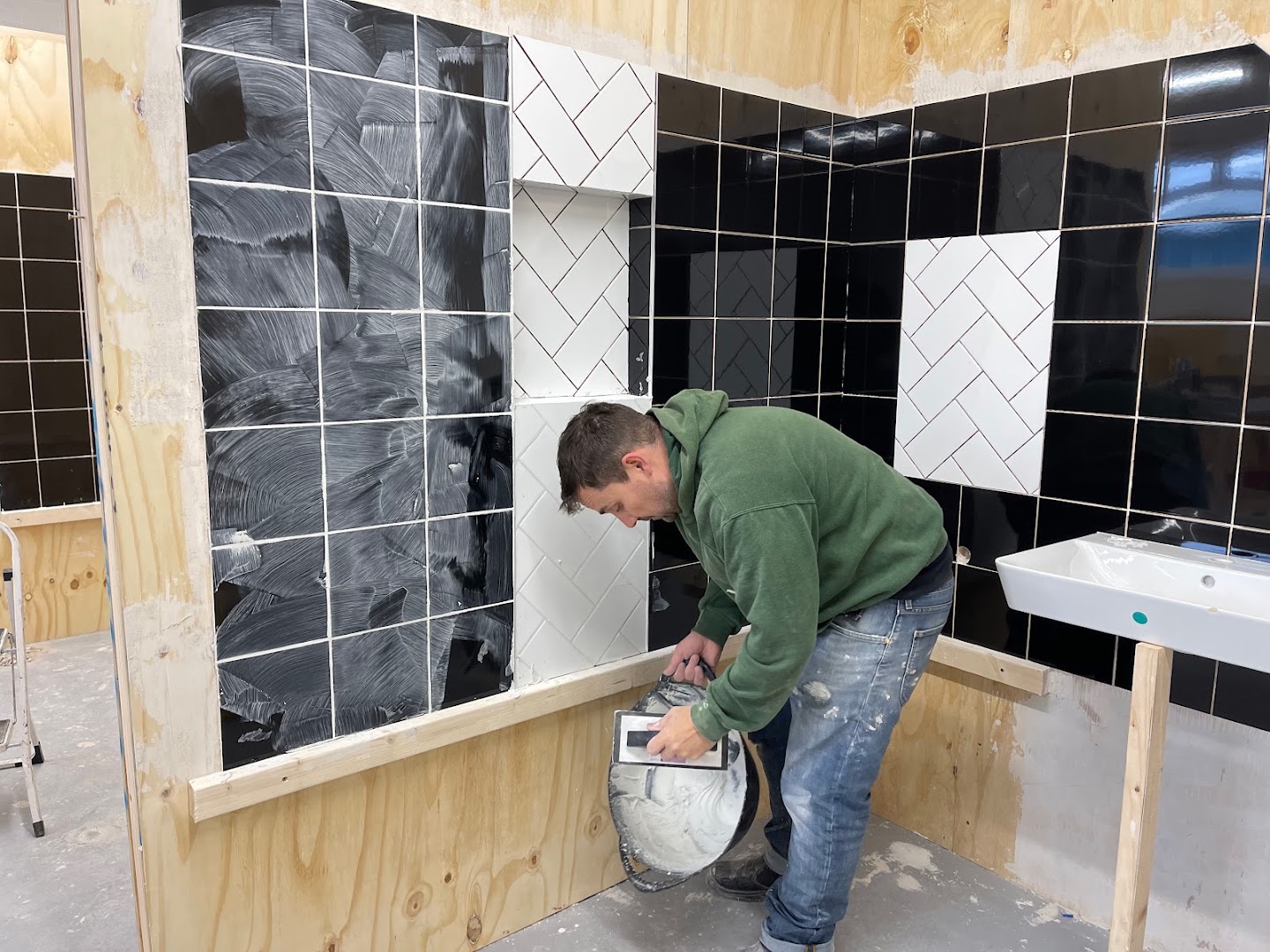 NE TILING TRAINING CENTRE — Photos 11